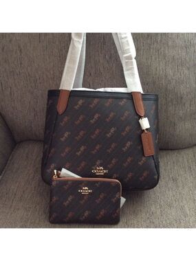 Authentic Coach Handbag & Wristlet Horse Carriage